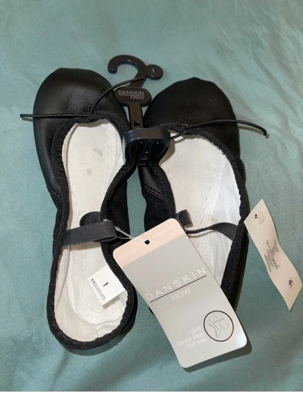 NWT Girls Danskin Now Black Full Sole Dance Shoe Size 1